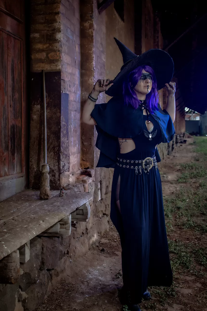 | Dia das Bruxas | Bruxa  por Gaby Sá recorte 2